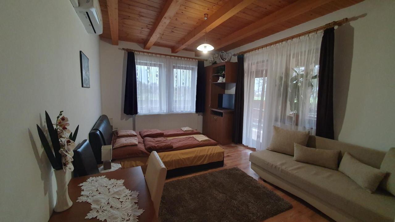 Hotel Kekszilva Vendeghaz Pap Exteriér fotografie
