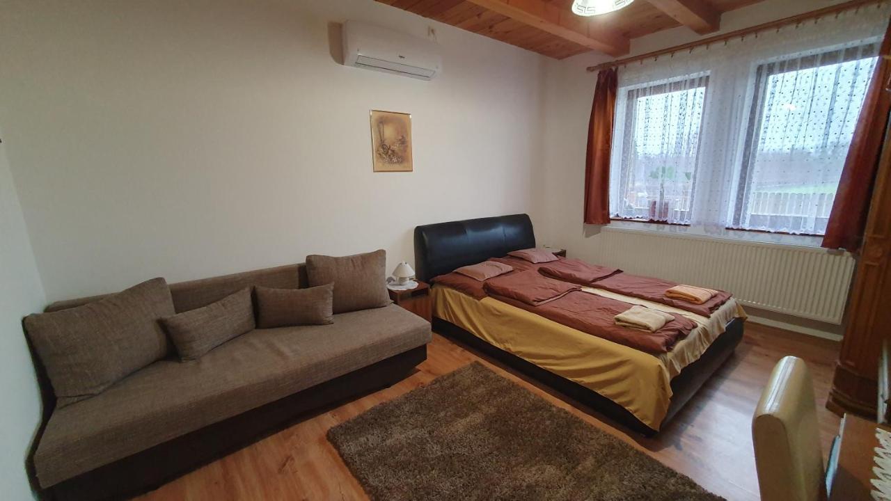 Hotel Kekszilva Vendeghaz Pap Exteriér fotografie